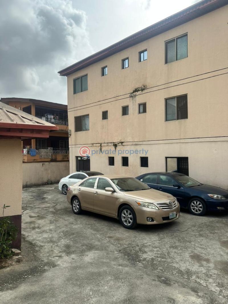 10 bedroom House For Sale College Road Ogba Lagos - 10