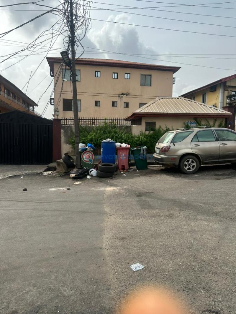 10 bedroom House For Sale College Road Ogba Lagos - 12
