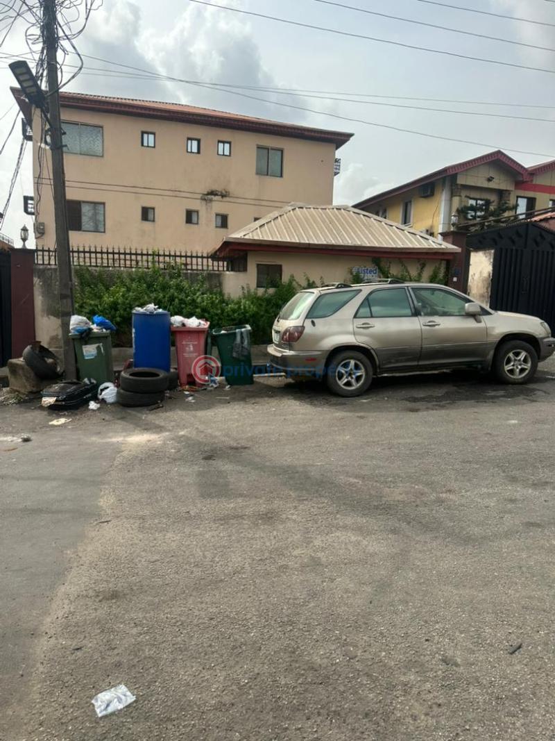 10 bedroom House For Sale College Road Ogba Lagos - 15