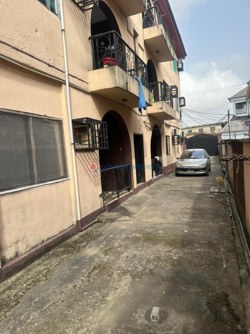 10 bedroom House For Sale College Road Ogba Lagos - 8