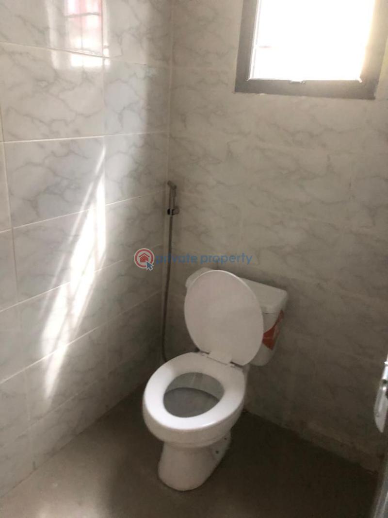 3 bedroom Block Of Flats For Rent Olaleye New Estate Iponri Alaka/Iponri Surulere Lagos - 1