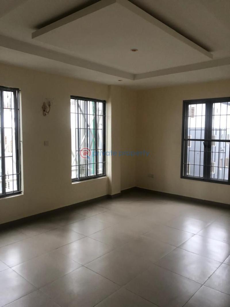 3 bedroom Block Of Flats For Rent Olaleye New Estate Iponri Alaka/Iponri Surulere Lagos - 2
