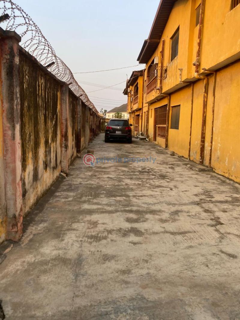 10 bedroom House For Sale Akowonjo Alimosho Lagos - 6