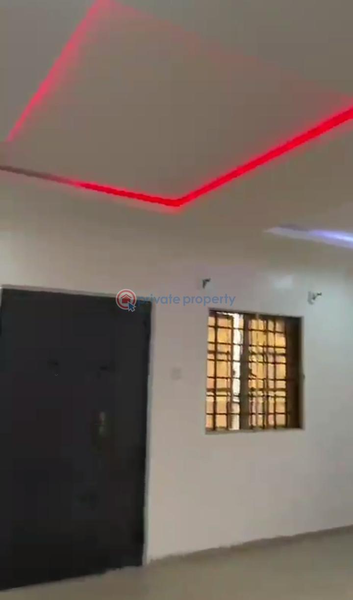 2 bedroom Flat & Apartment For Rent Alagomeji Yaba Lagos - 2