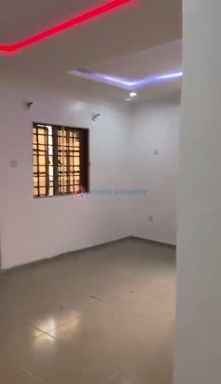 2 bedroom Flat & Apartment For Rent Alagomeji Yaba Lagos - 1