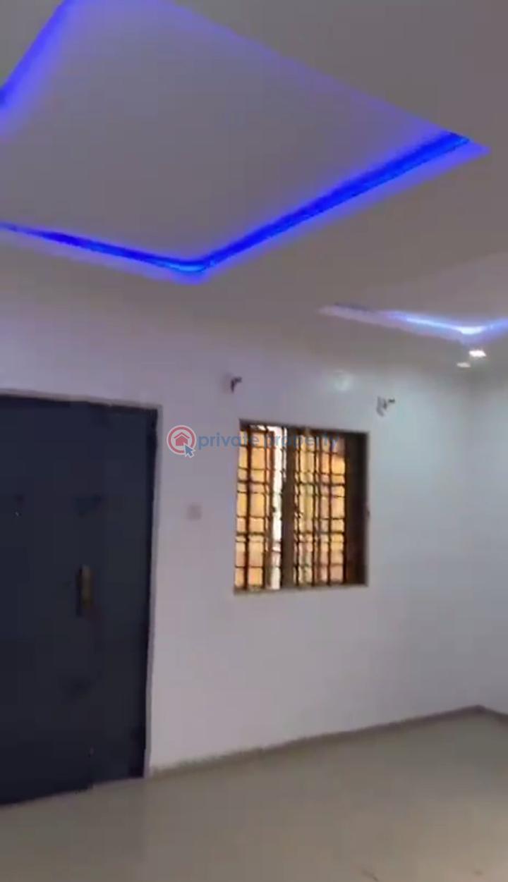 2 bedroom Flat & Apartment For Rent Alagomeji Yaba Lagos - 0