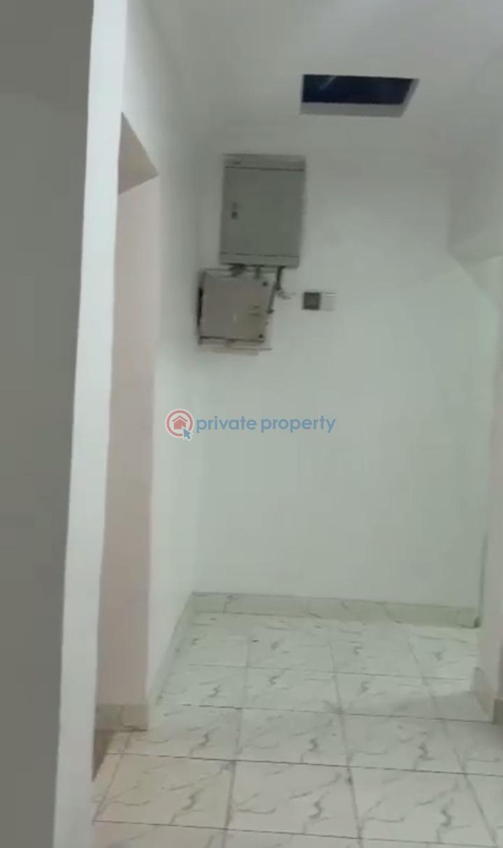 2 bedroom Flat & Apartment For Rent Alagomeji Yaba Lagos - 9
