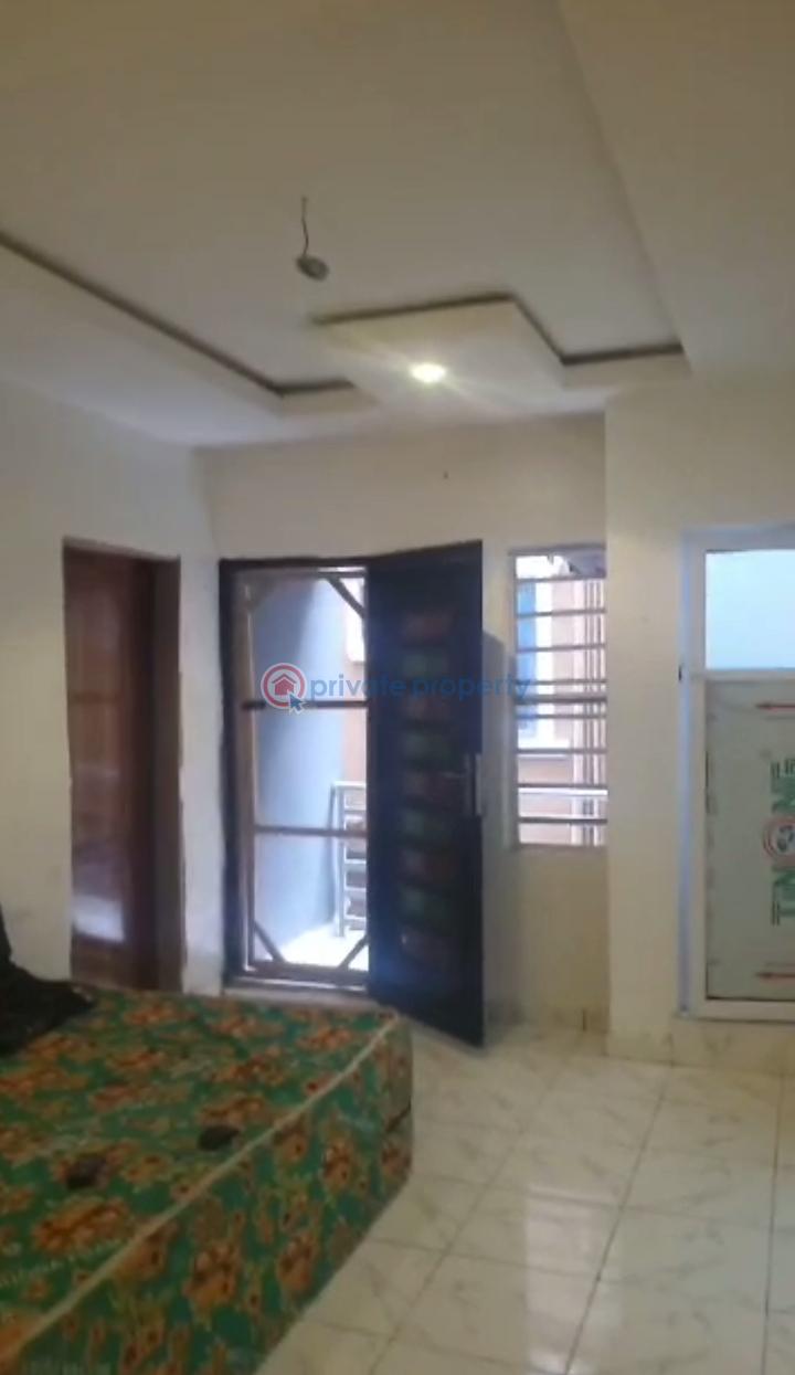 2 bedroom Flat & Apartment For Rent Adekunle, Old Yaba Rd Yaba Lagos - 8