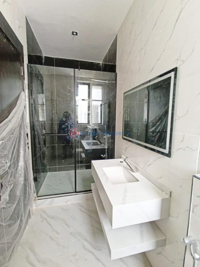 Executive, well built 5 bedroom semi-detached duplex with bq for sale. - 16 5 bedroom Detached Duplex For Sale Ikate Elegushi Lekki Lagos - 16