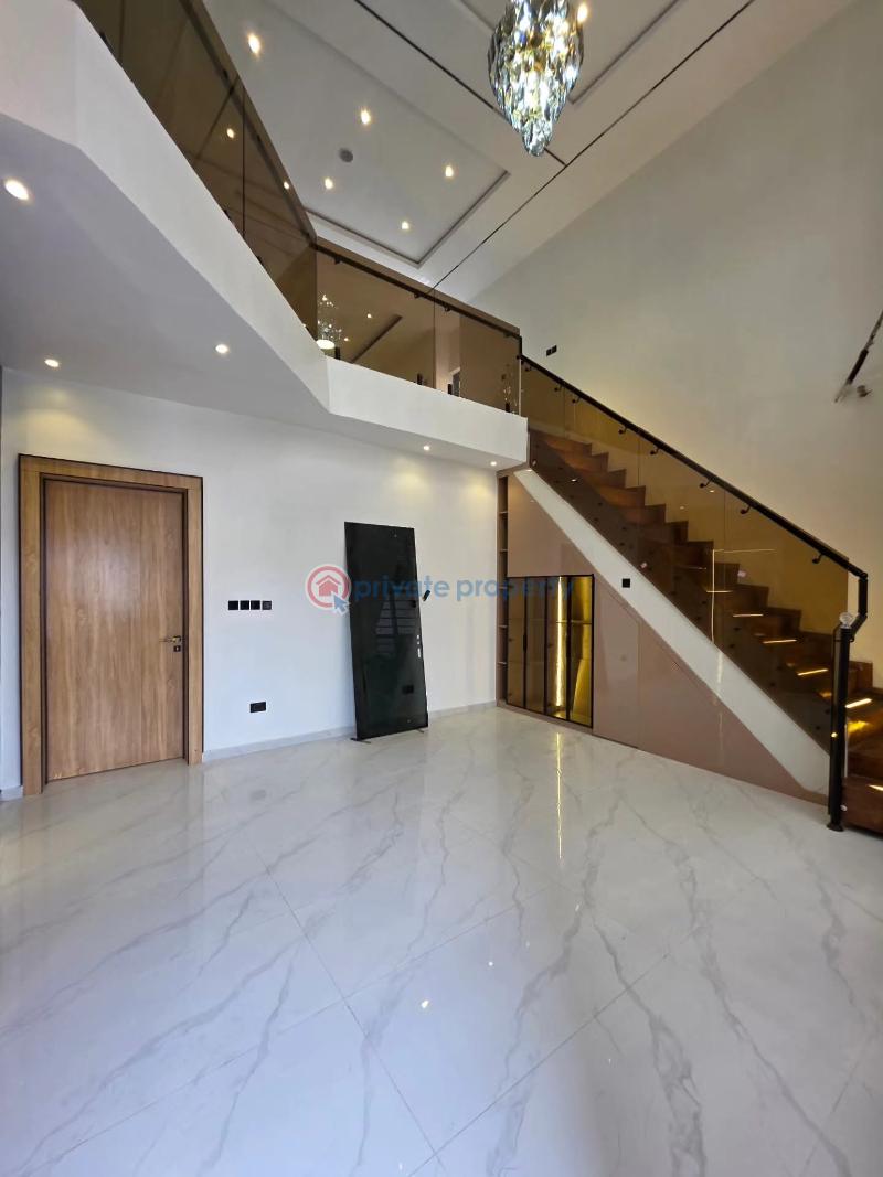 Executive,well built 5-bedroom detached duplex with bq for  sale - 7 5 bedroom Detached Duplex For Sale Chevron Drive Lekki Lagos - 7
