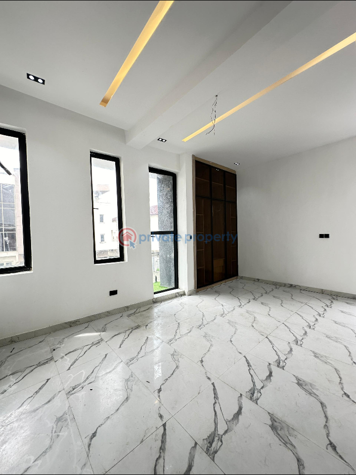 4 bedroom Detached Duplex For Sale Located Inside Secured And Quiet Estate ,constant Light, Secured Estate In Chevron,chat Me Up For More Information Chevron Drive Lekki Lagos - 1
