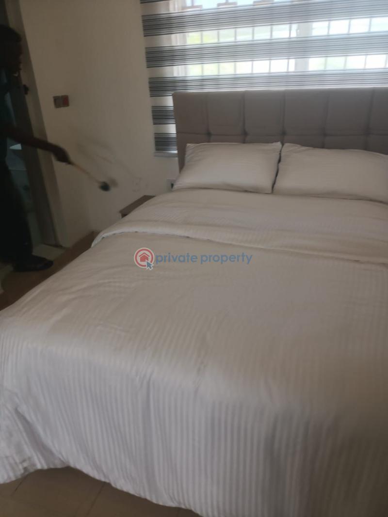 6 bedroom Flat & Apartment For Rent Ilupeju Lagos - 1