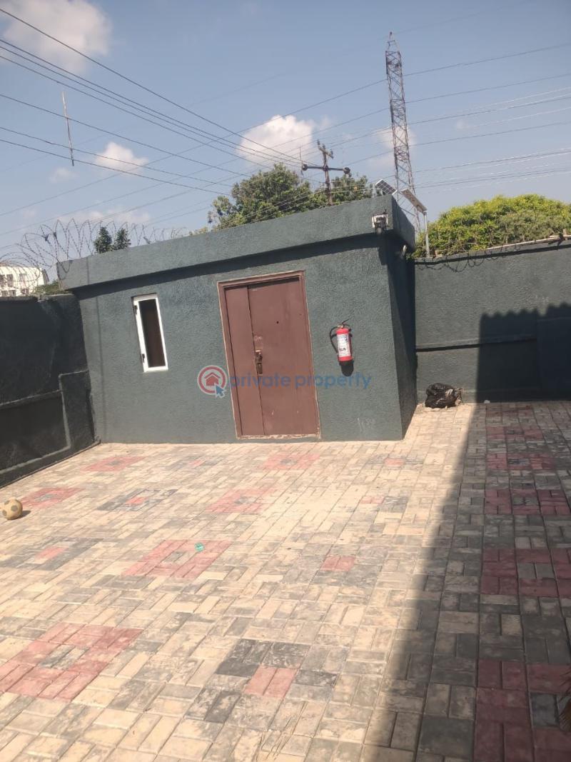 6 bedroom Flat & Apartment For Rent Ilupeju Lagos - 7