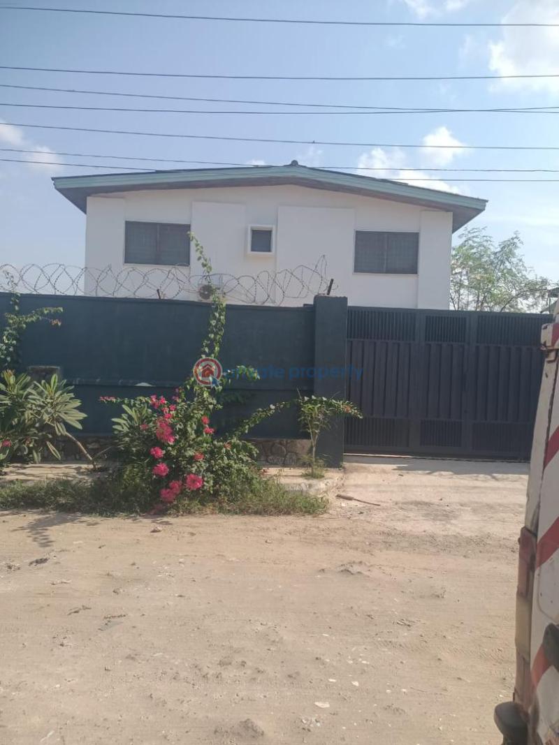 6 bedroom Flat & Apartment For Rent Ilupeju Lagos - 23