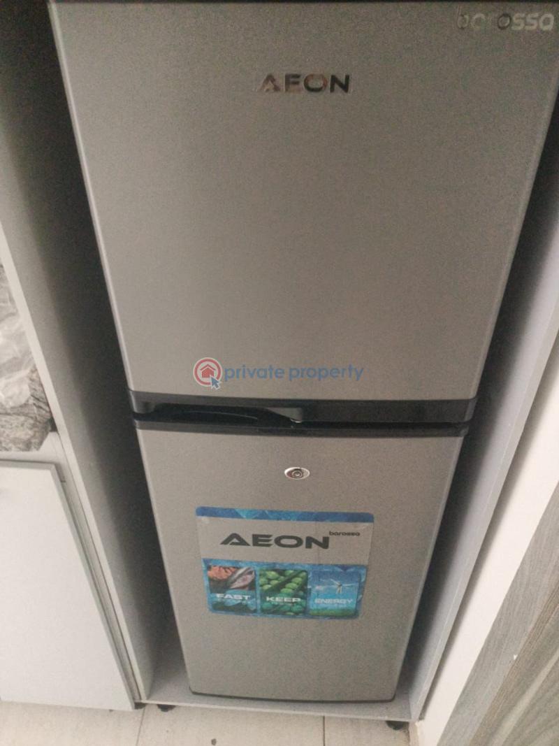 6 bedroom Flat & Apartment For Rent Ilupeju Lagos - 4