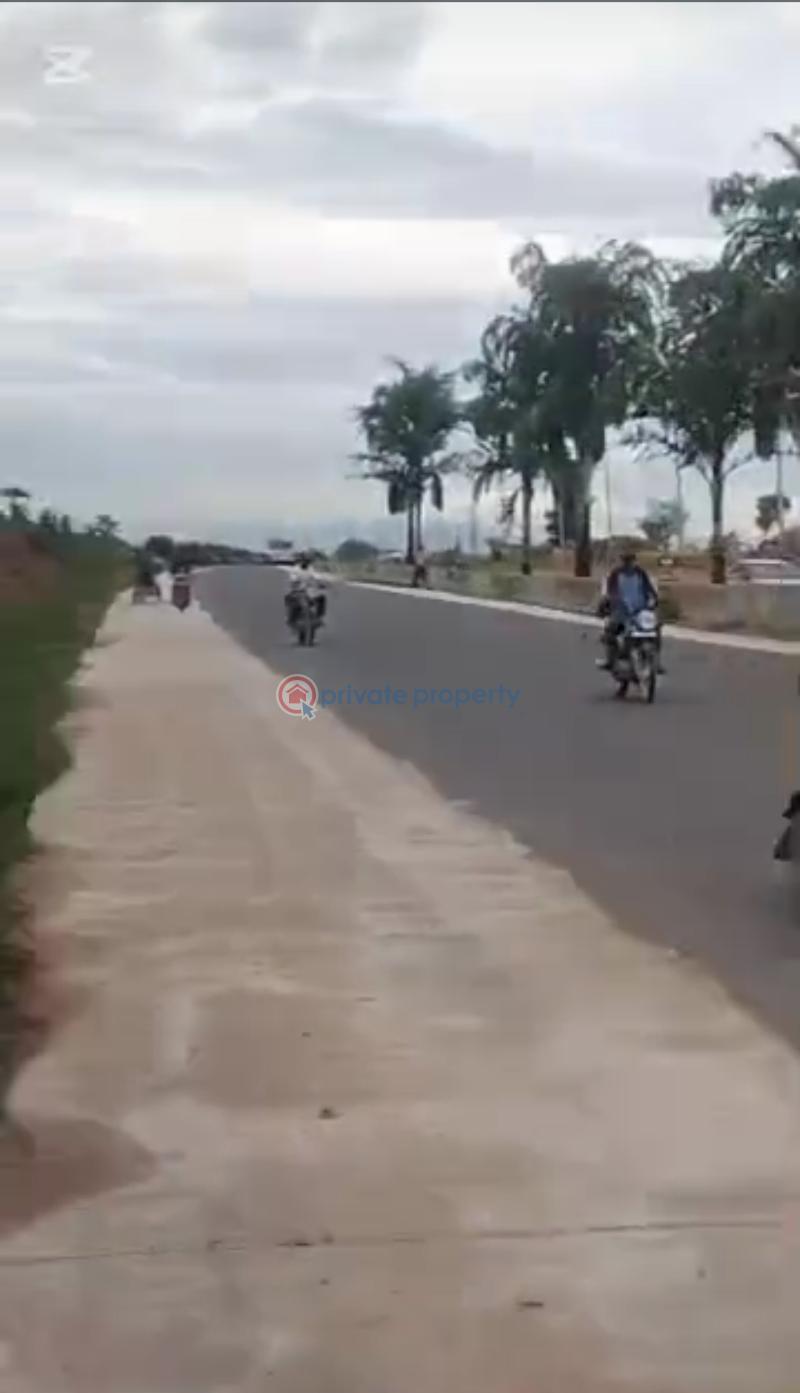 Mixed use Land For Sale Abuja/keffi Expressway / Opp. Goshen Living Faith / Besides Redeem Camp Mararaba Abuja Phase 4  - 2