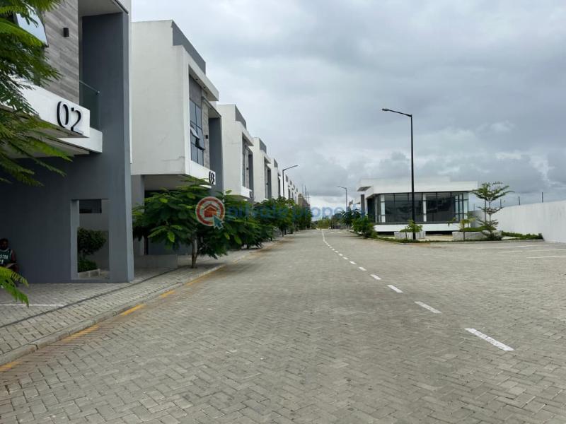 2 bedroom Flat & Apartment For Rent Gombo Road Ajah Lekki Phase 2 Lagos - 3