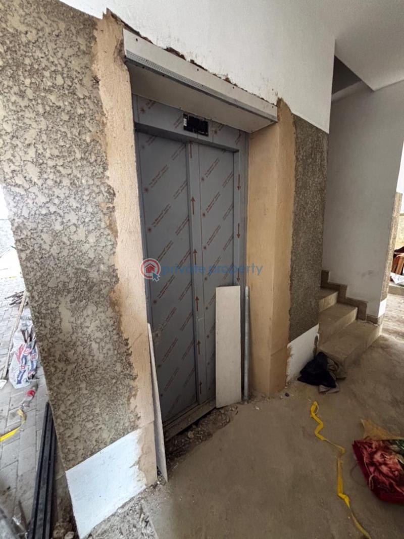 3 bedroom Flat & Apartment For Sale Yaba Lagos - 8