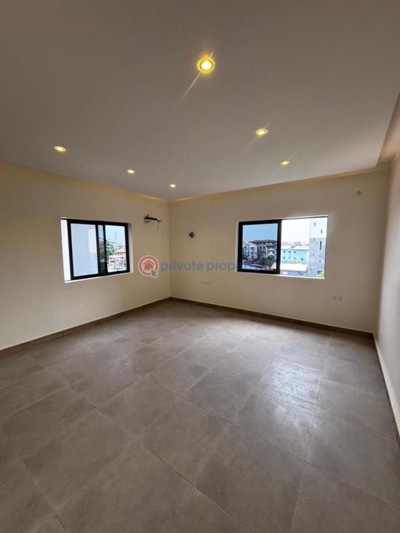 3 bedroom Flat & Apartment For Sale Yaba Lagos - 3