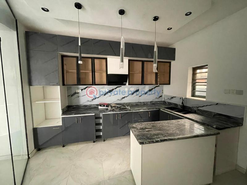 4 bedroom Flat & Apartment For Sale LSDPC Maryland Estate Lagos - 4