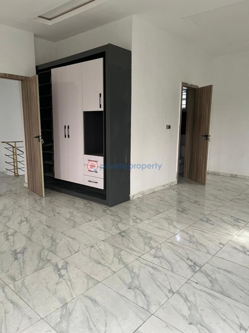 4 bedroom Detached Duplex For Sale Chevron Lekki Lagos - 4