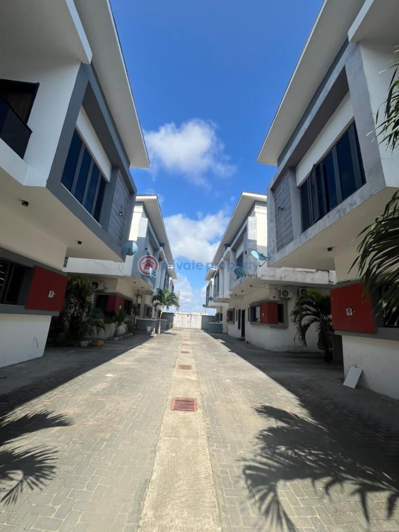 4 bedroom House For Rent Ikota Lekki Lagos - 0