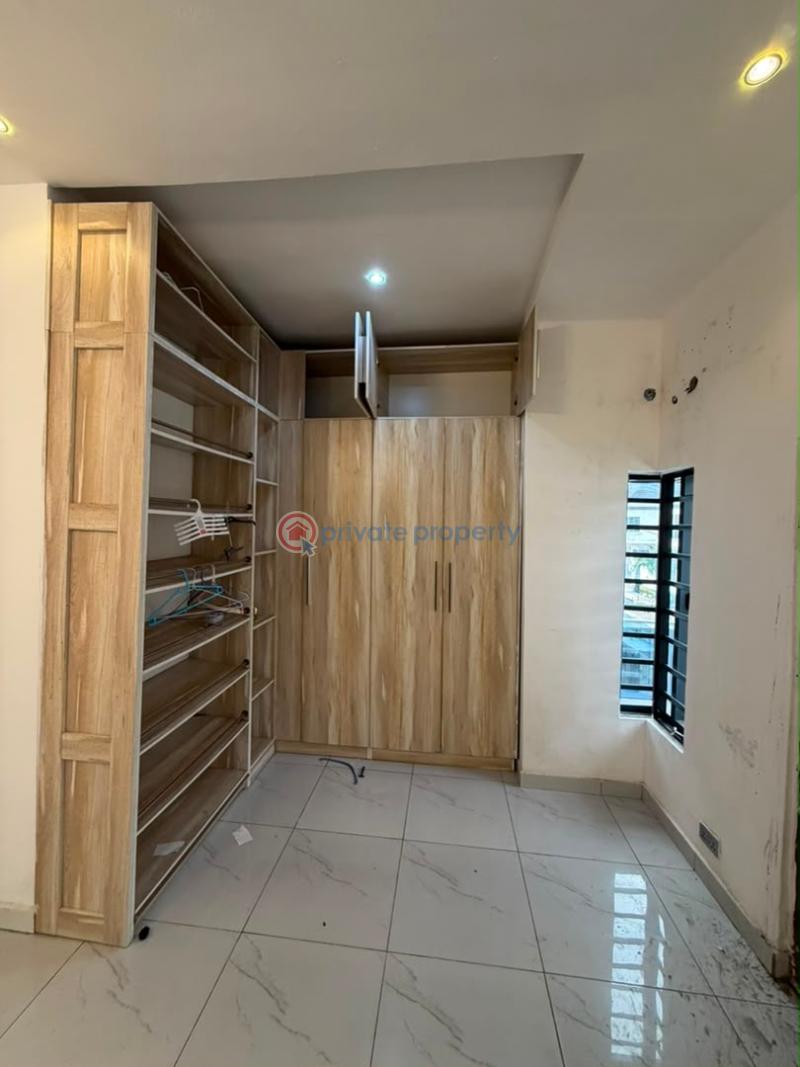 4 bedroom Semi detached Duplex For Sale Chevron Lekki Lagos - 5