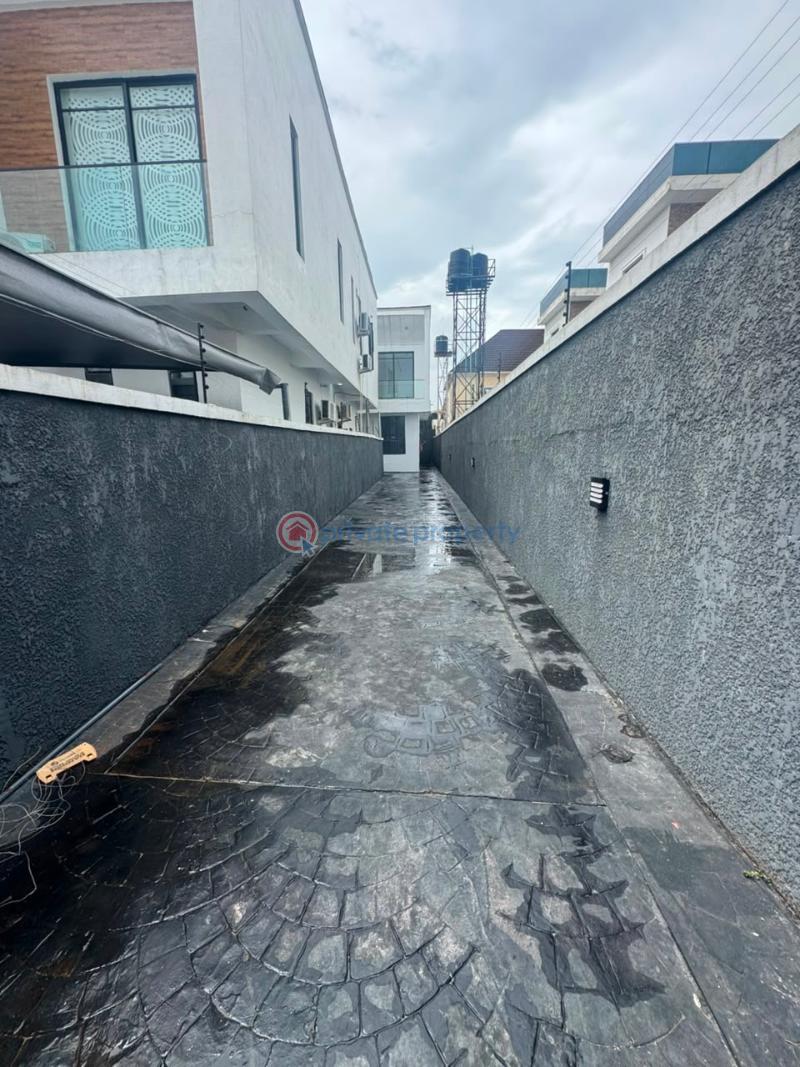 4 bedroom Semi detached Duplex For Sale Chevron Lekki Lagos - 22