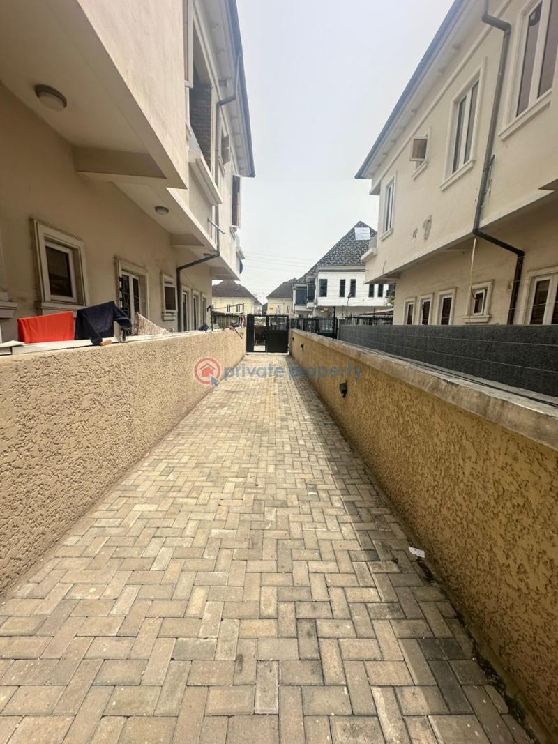 4 bedroom Semi detached Duplex For Sale Chevron Lekki Phase 2 Lagos - 15