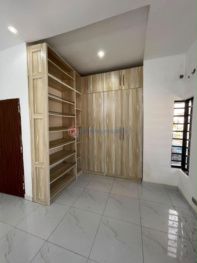 4 bedroom Semi detached Duplex For Sale Chevron Lekki Lagos - 8