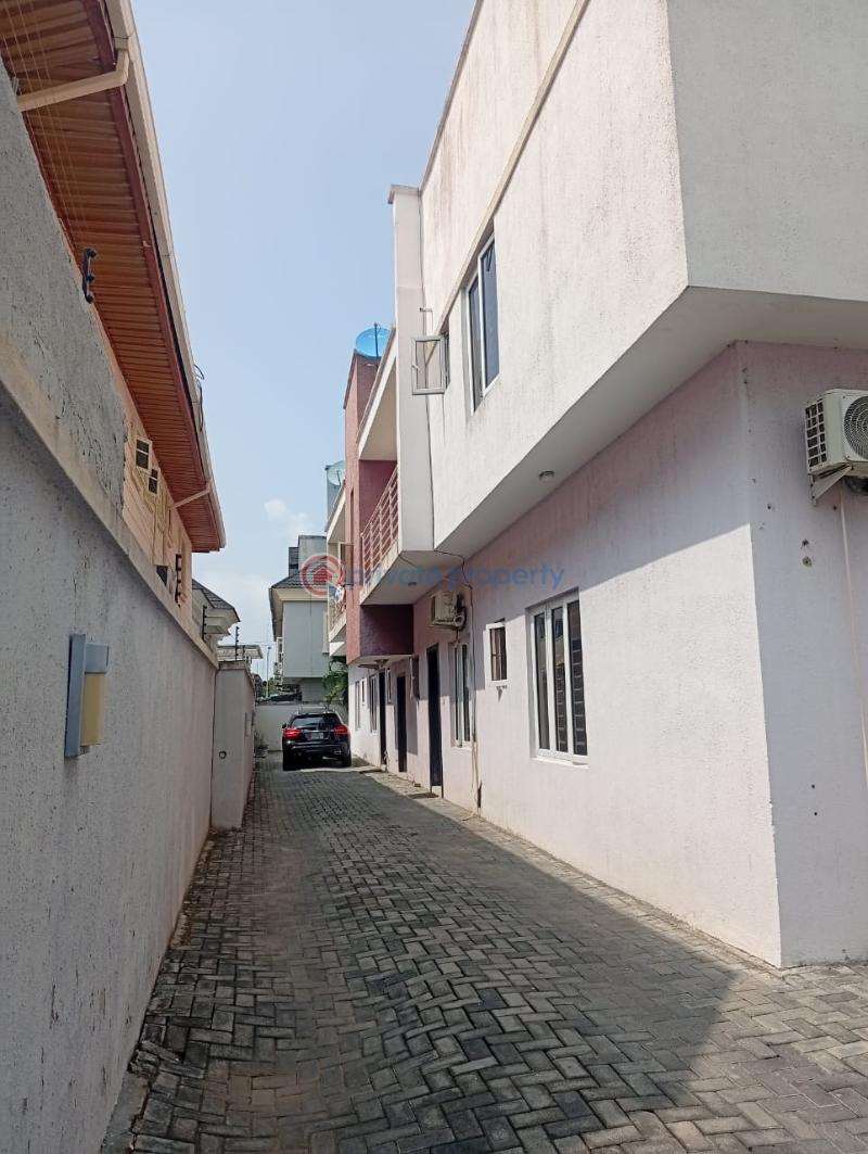 10 bedroom Block Of Flats For Sale Lekki Right Lekki Phase 1 Lagos - 4