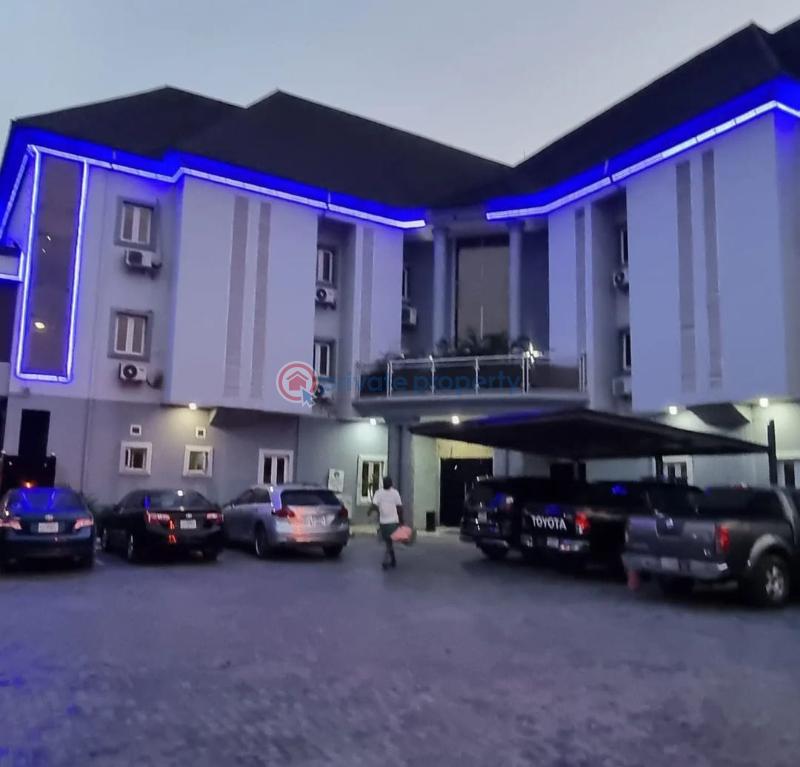 For sale 10 bedroom Hotel Jakande Lekki Lagos (PID 2PAFLW) Private