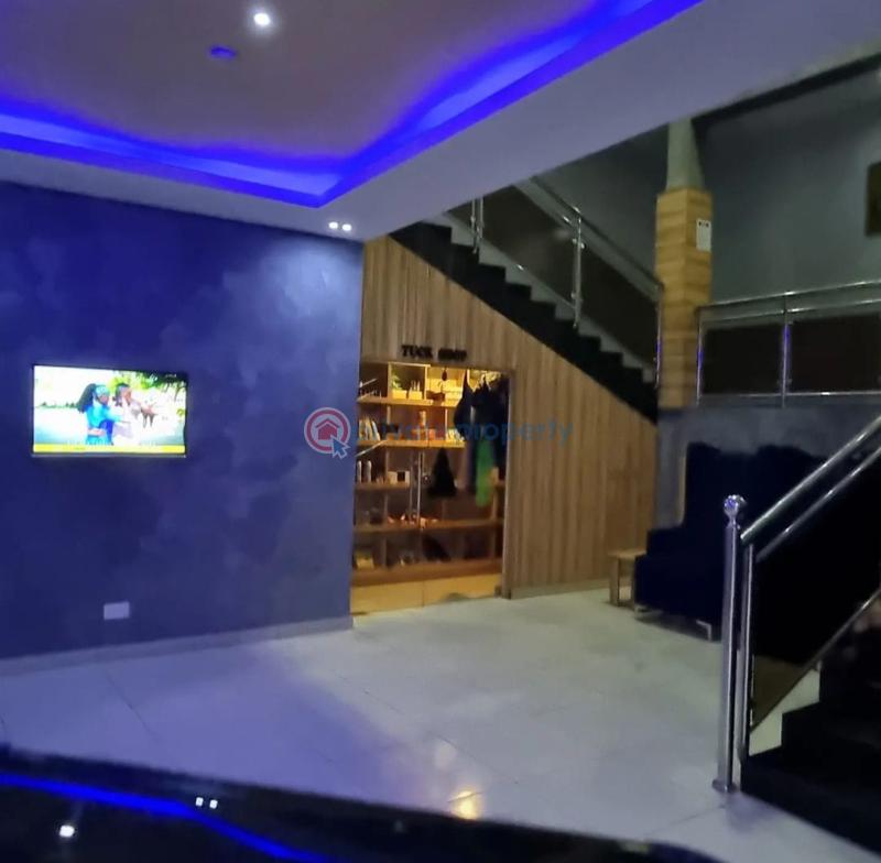 For sale 10 bedroom Hotel Jakande Lekki Lagos (PID 2PAFLW) Private