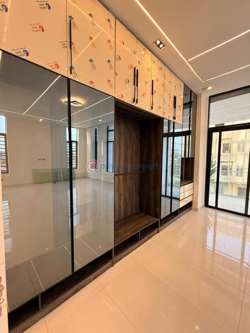 5 bedroom Detached Duplex For Sale Chevron Lekki Phase 2 Lagos - 9