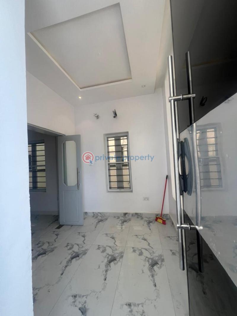 5 bedroom Detached Duplex For Sale Chevron Chevy Lekki Phase 2 Lagos - 24