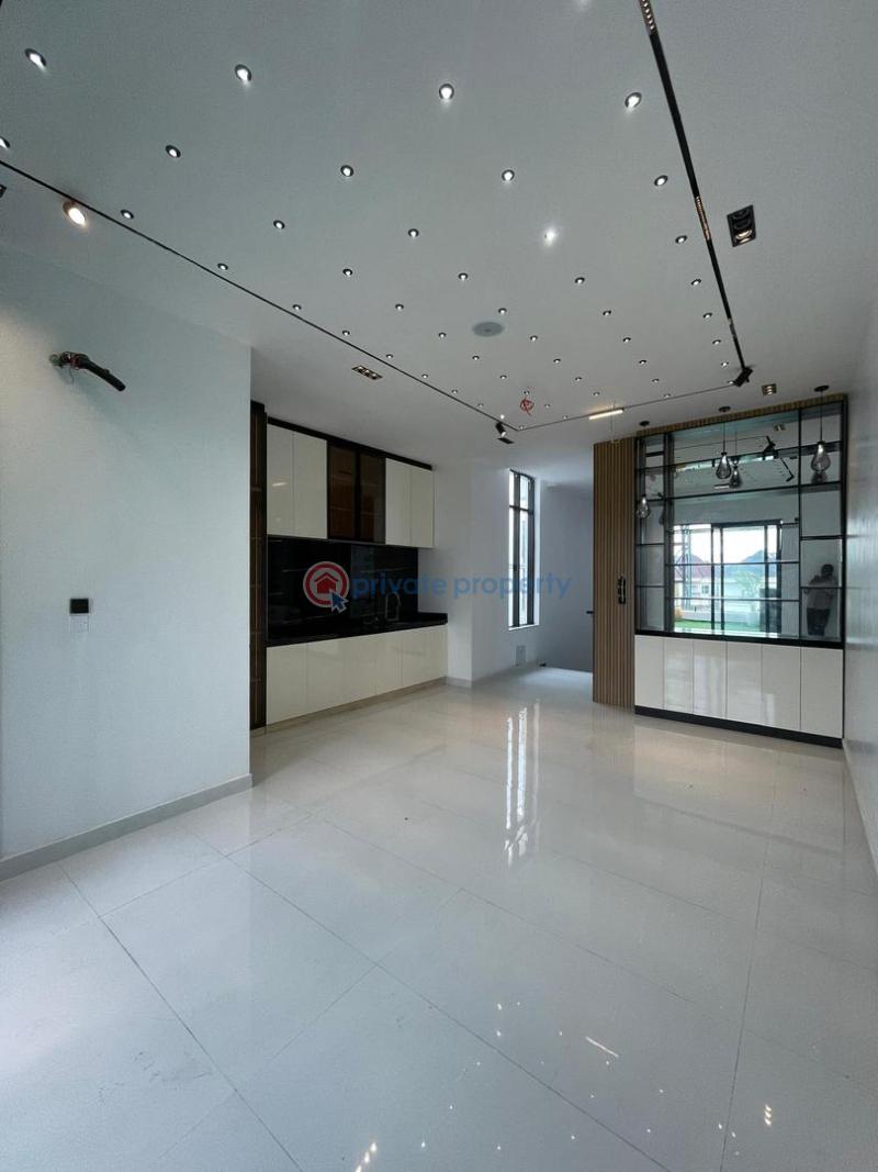 5 bedroom Detached Duplex For Sale Chevron Lekki Phase 2 Lagos - 3