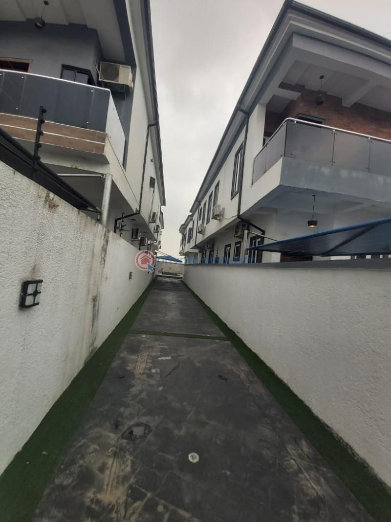 5 bedroom Detached Duplex For Sale Chevron Lekki Phase 2 Lagos - 17