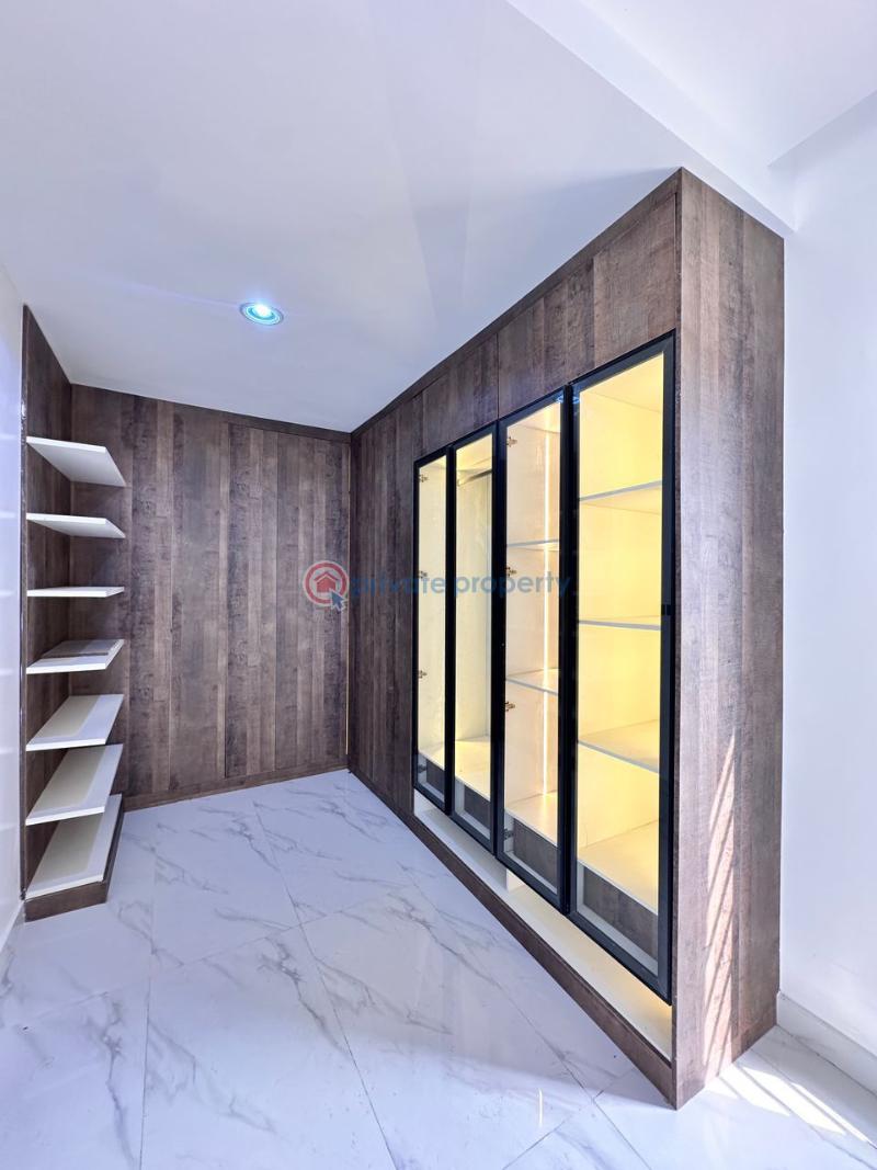 5 bedroom Detached Duplex For Sale Osapa Lekki Lagos - 4