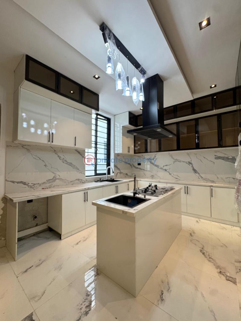 5 bedroom Detached Duplex For Sale Lekki Phase 1 Lagos - 2