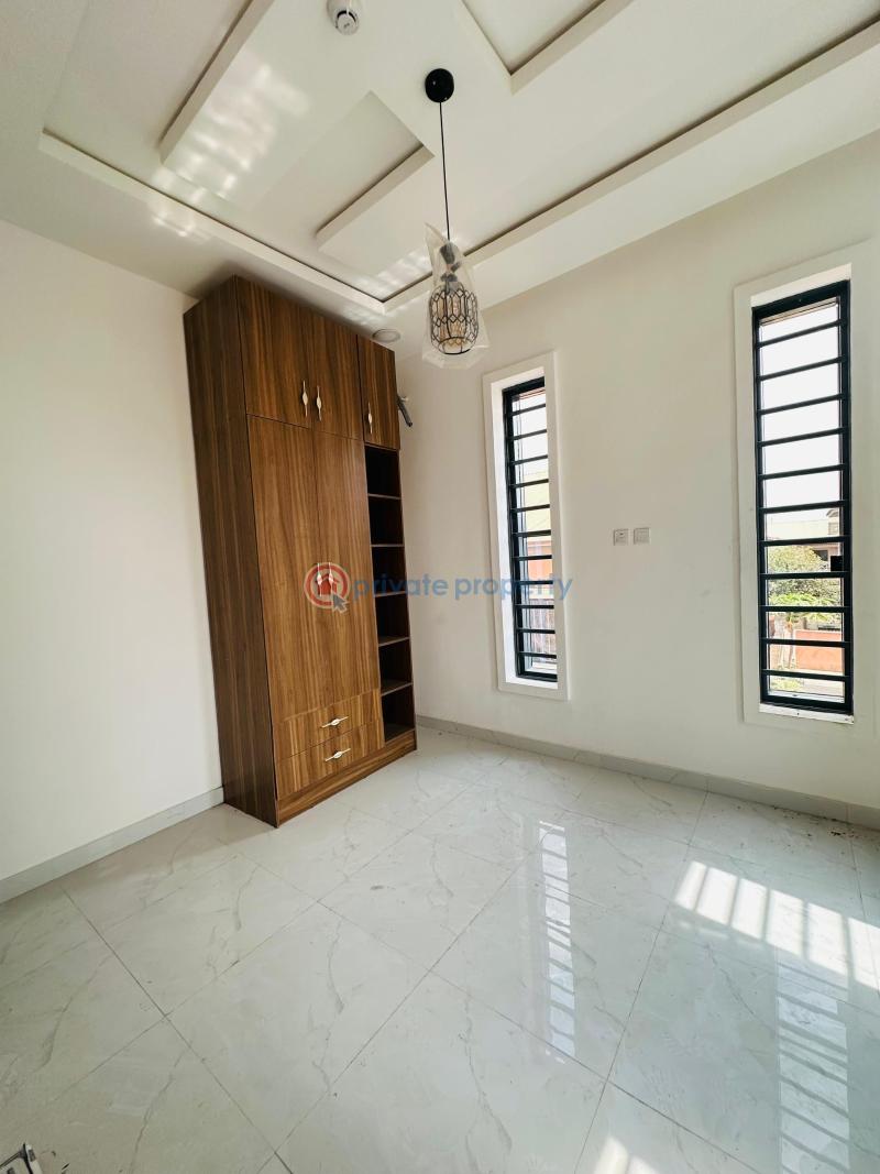 5 bedroom Detached Duplex For Sale Omole Phase 2 Ojodu Lagos - 2