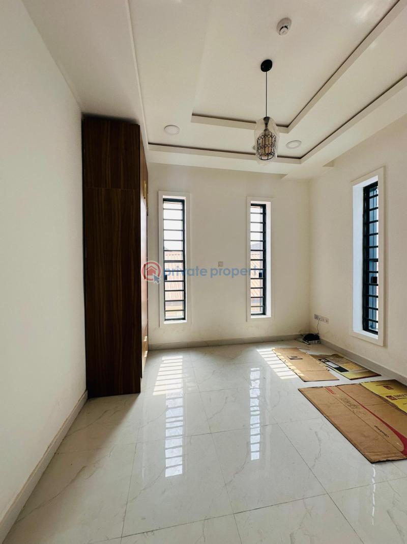 5 bedroom Detached Duplex For Sale Omole Phase 2 Ojodu Lagos - 3