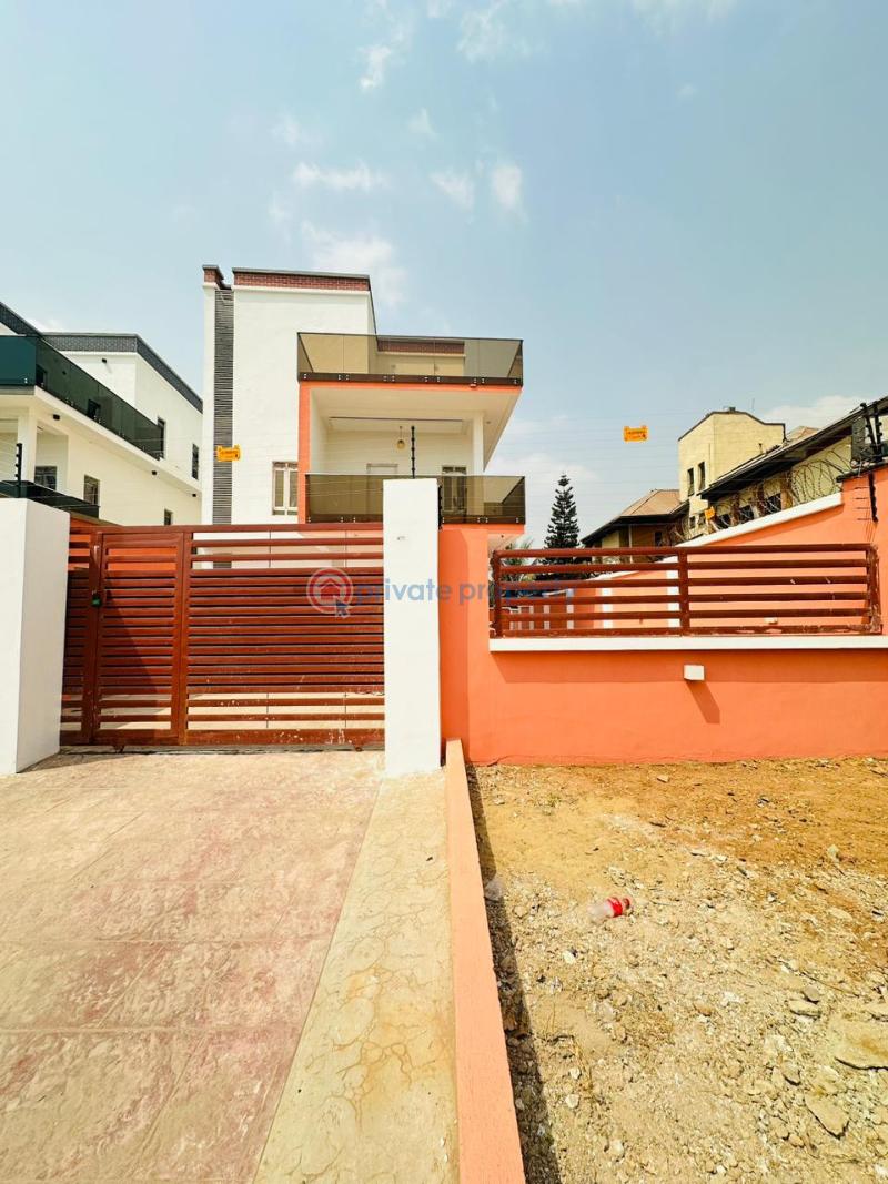 5 bedroom Detached Duplex For Sale Omole Phase 2 Ojodu Lagos - 0