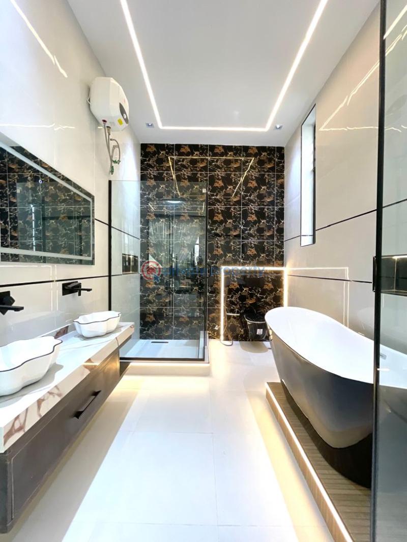 5 bedroom Detached Duplex For Sale Chevron Conservation, Lekki Lagos - 3