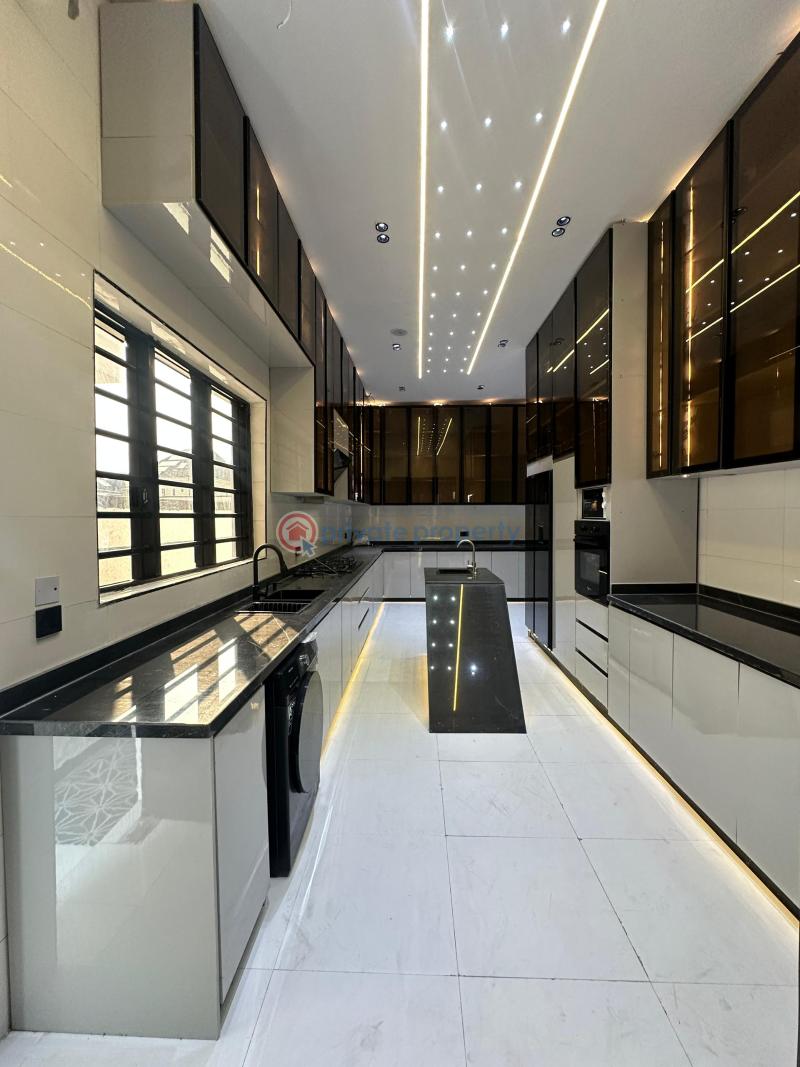 5 bedroom Detached Duplex For Sale Chevron, Lekki Lagos - 19