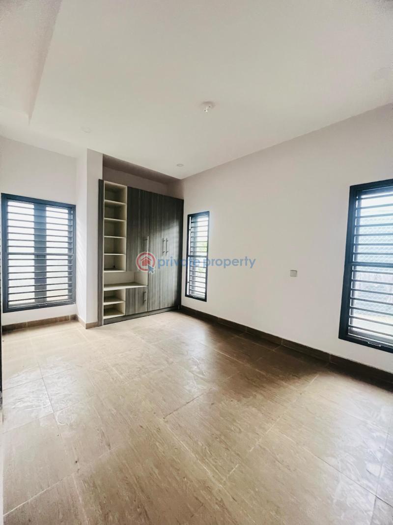 2 bedroom Block Of Flats For Sale Surulere Lagos - 8