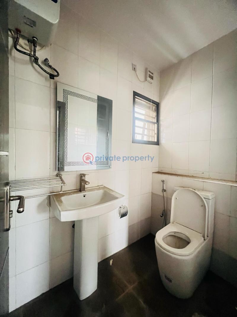 2 bedroom Block Of Flats For Sale Surulere Lagos - 7