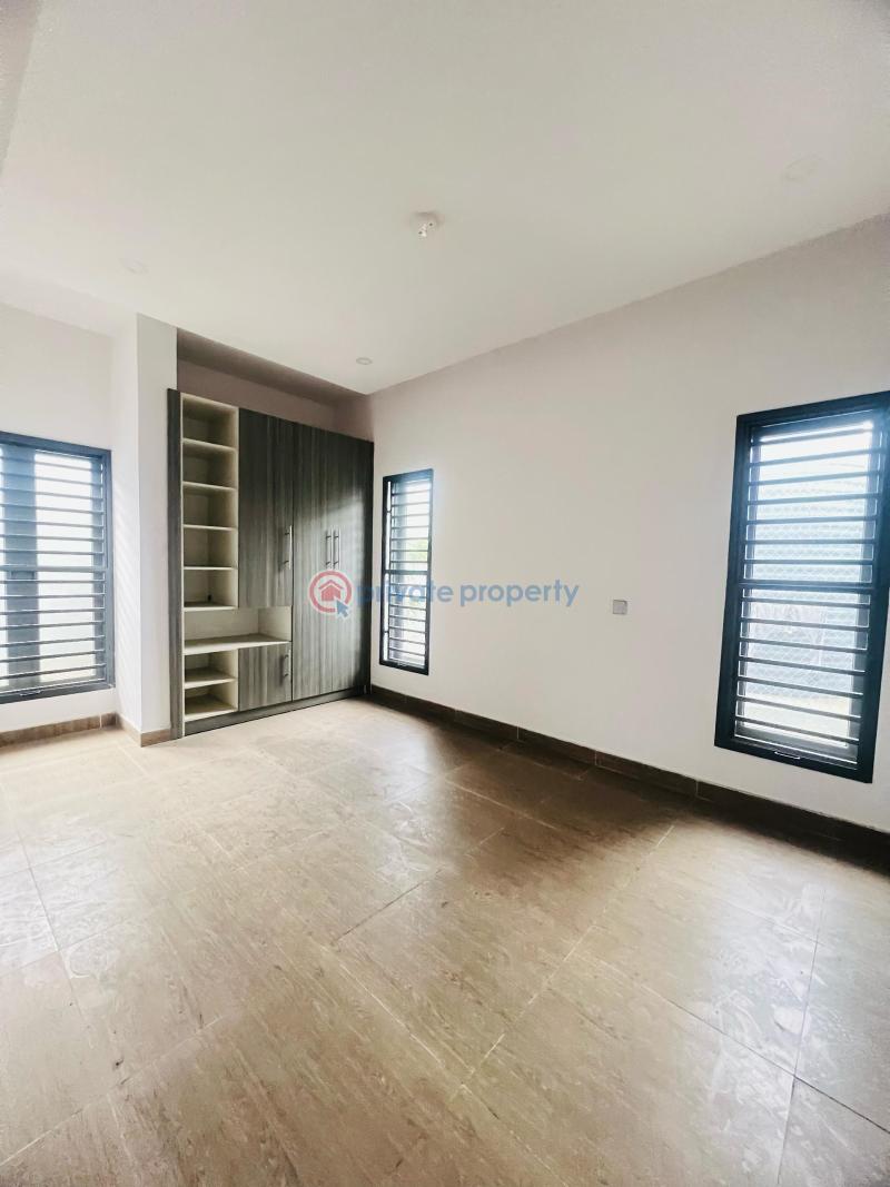 2 bedroom Block Of Flats For Sale Surulere Lagos - 6