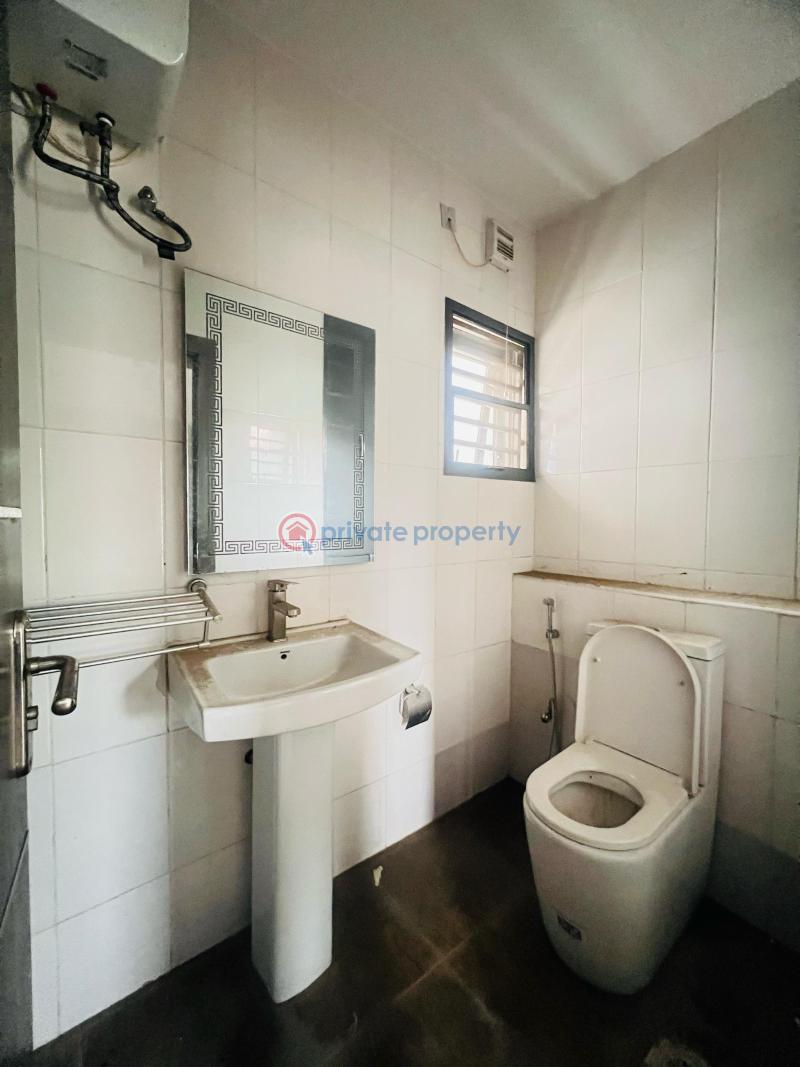 2 bedroom Block Of Flats For Sale Surulere Lagos - 9