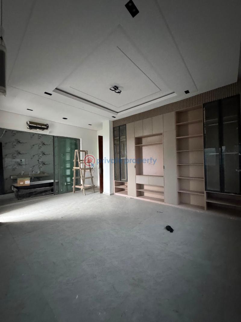 3 bedroom Block Of Flats For Sale Exquisitely Built 3 And 4 Bedroom Apartment And Penthouse With Bq, Pool, Gym And Elevator, Shonibare Estate Shonibare Estate Maryland Lagos - 9