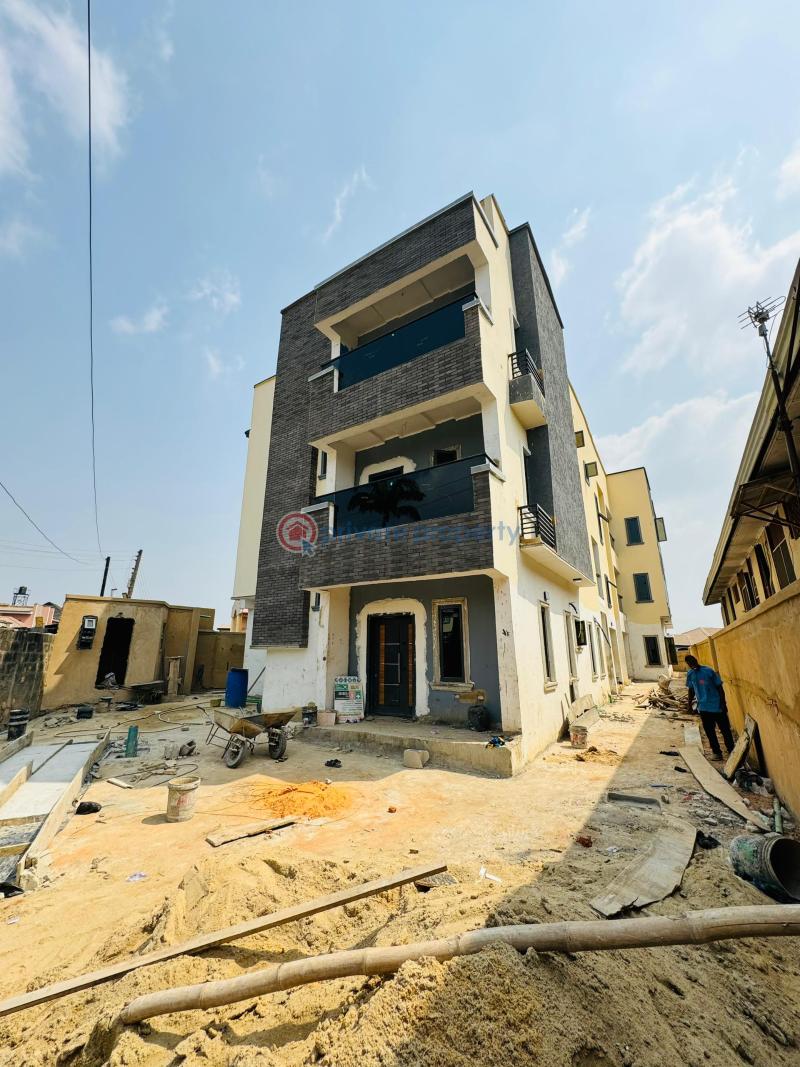 3 bedroom Flat & Apartment For Sale Gbagada Lagos - 1